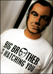 Big Brother is watching you - T-shirt KDBZ 19E (envoi inclu)